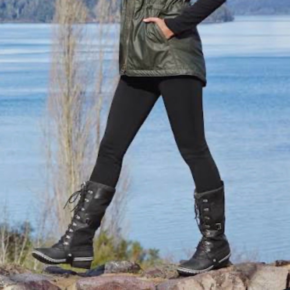 Women's Sorel Conquest Carly 2, Black and Tan Winter Boots - Picture 11 of 11